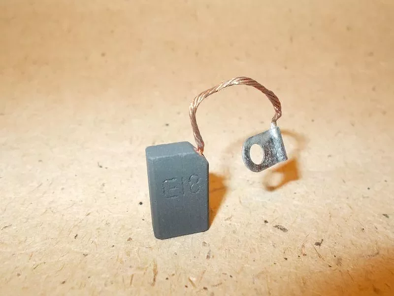 Щетка ЭГ 6,3х12,5х20 L 40, К4-2, ЭГ8