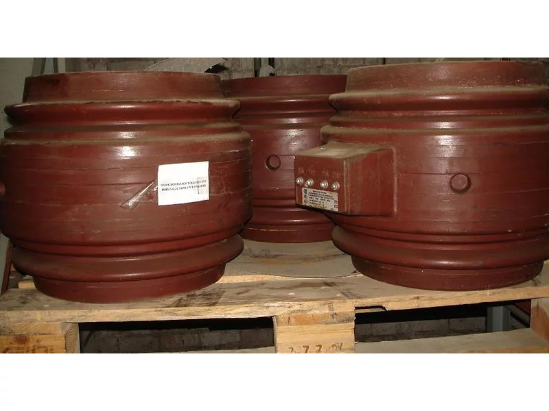 Трансформатор тока ТШЛ-20-1 (20 кВ, 8000/5)