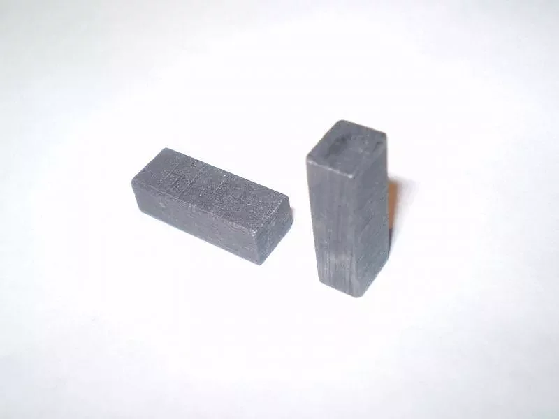 Щетка МГ 6,3х 8х20 К1, М1 без вывода (для тельфера 1т, 2т)