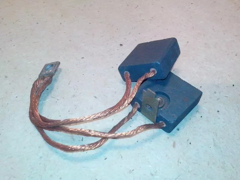 Щетка ЭГ 25х32х32 L125, К1-8, ЭГ14, НК2 Разрезная