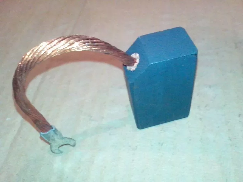 Щетка ЭГ 20х32х50 L110, К4-2, ЭГ14