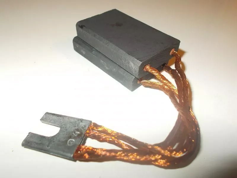 Щетка ЭГ 20х32х50 L112, К1-8, ЭГ14 Разрезная