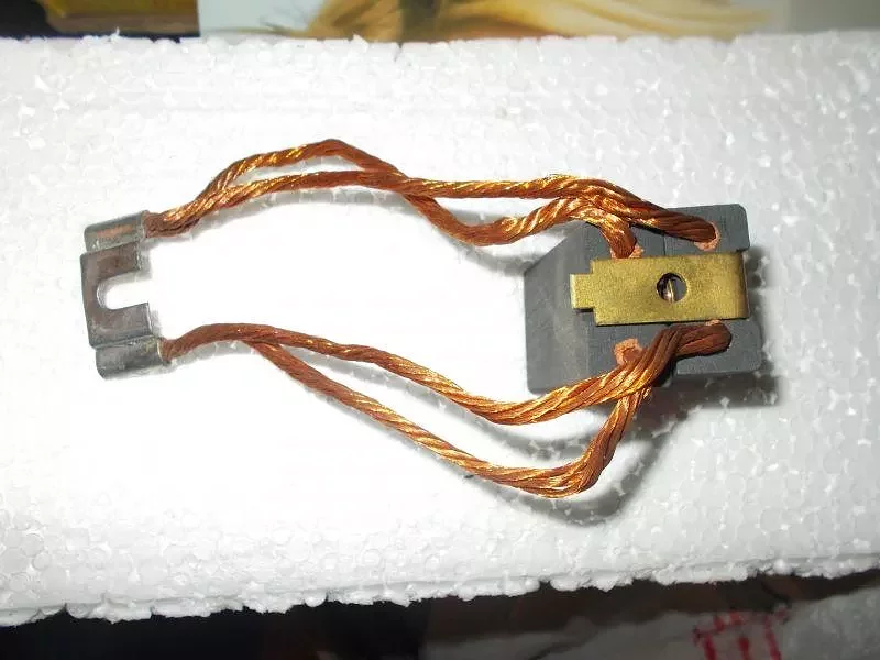 Щетка ЭГ 30х30х45 L120, К1-8(Р), ЭГ14, НК2, Разрез