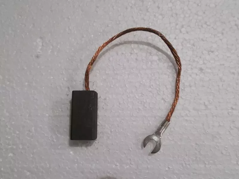 Щетка ЭГ 12,5х16х32 L160, 6В, К1-2, ЭГ14