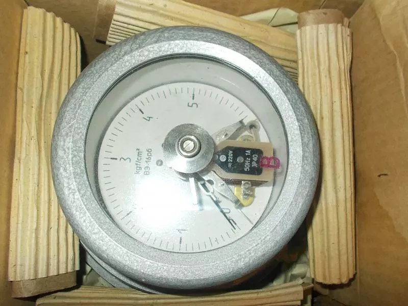 Манометр электроконтактный ВЭ-16Рб 6kg/cm2 220В 1Exdll BT4