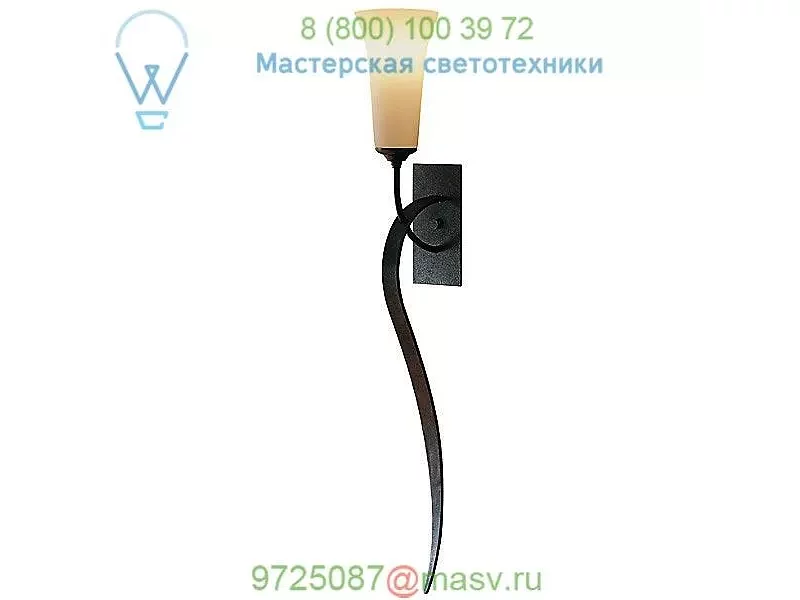 Sweeping Taper Large Wall Sconce 204526-1003 Hubbardton Forge, настенный светильник