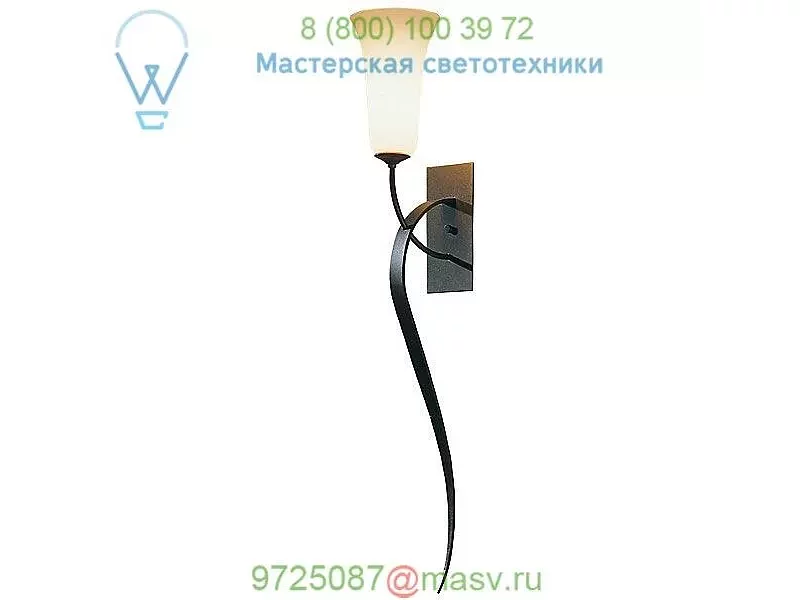 Sweeping Taper Large Wall Sconce 204526-1003 Hubbardton Forge, настенный светильник