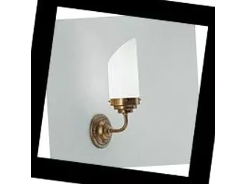 A91 a91-143opb Berliner Messinglampen, Бра
