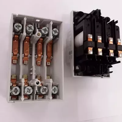 Модульный контактор ESB63-40 (63А AC1) катушка 220В АС/DC GHE3691102R0006